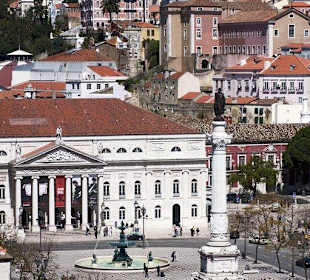 Blick vom Elevador de Santa Justa zum Rossio