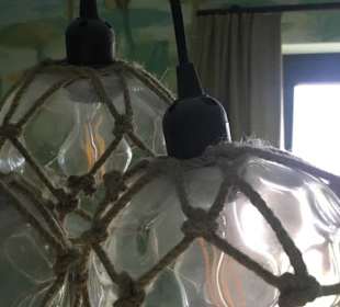 Staubschicht auf der Lampe Kinderzimmer 