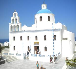 Blick von der Dachterrasse zur benachbarten Kirche