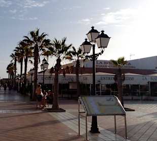 Promenade Caleta de Fuste in Caleta de Fuste
