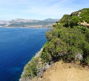 Blick von der Steilküste auf das Mittelmeer