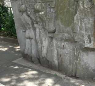 Monument Tongeren 2000