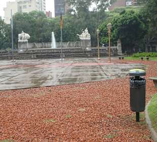Der "Deutsche Platz" bei Regenwetter
