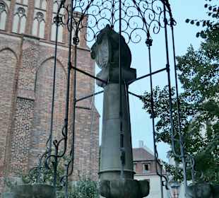 Wappenbrunnen / Gründungsbrunnen im Nikolaiviertel