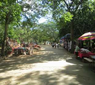 Spaziergang auf dem Ruinengelände