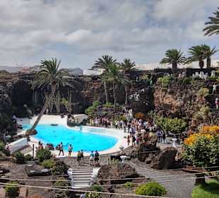 Becken vom Museum aus