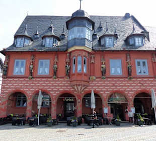 Kaiser Worth