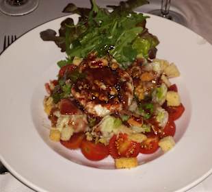 Essen im Waikiki Beach Club