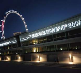 Boxengasse bei Nacht 