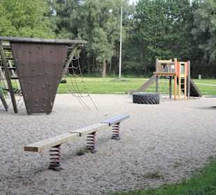 Kinderspielplatz am Ufer des Weichelsees