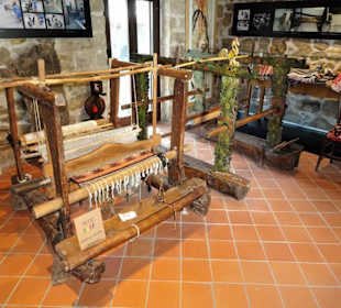 Textilverarbeitung im Museo Etnografico