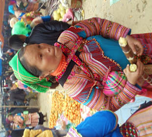 Bac Ha - red Hmong people