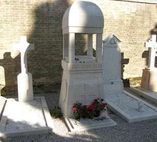 Могила С. Дягилева