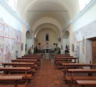 Blick in das Langschiff der Kirche