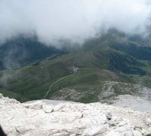 Blick vom Gipfel zur Plattkofelhütte