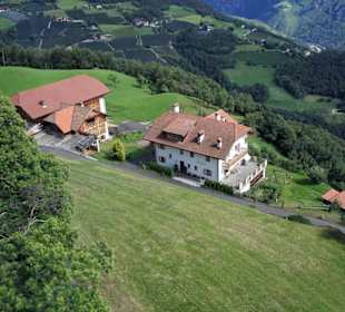 Blick aus der Seilbahn auf die Hänge des Ritten