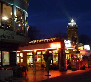 Leuchtturm bei Nacht