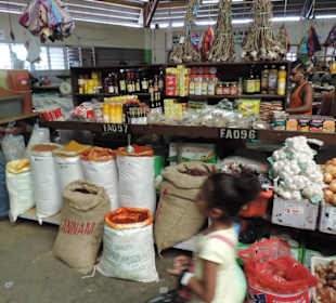 Auf dem Markt von Suva