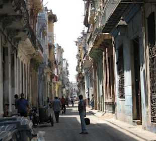Gasse in der Altstadt Havannas