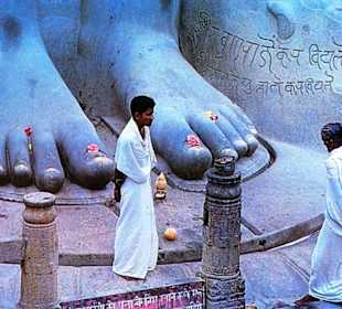 gr. Jainsfigur in Srivanabelagola