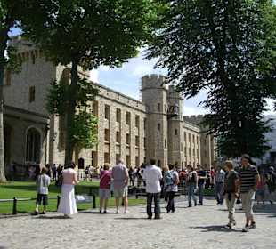 Blick auf den Juwel Tower