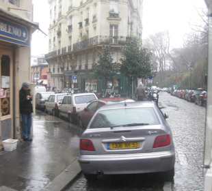 Strade di Montmartre vista dal trenino turistico