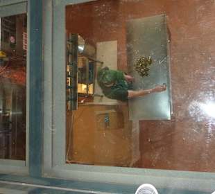 Abfüllen des Olivenöls