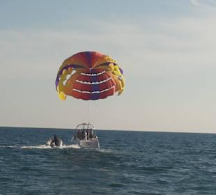 Parasailing vom Boot