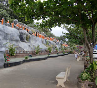 Vor dem Höhlentempel