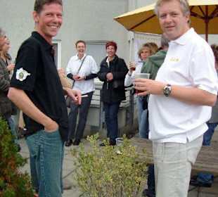 Umtrunk auf dem Dach 