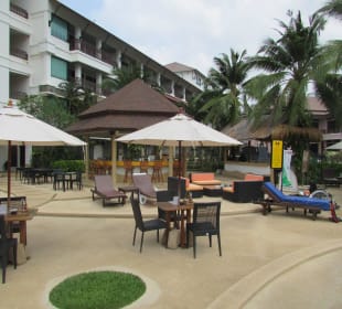 Poolbar Alpina Phuket Nalina