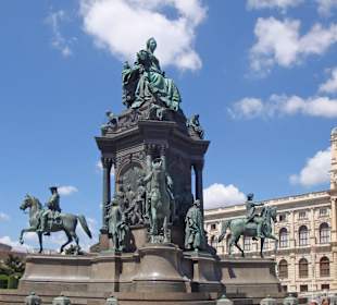 Maria-Theresia auf dem Thron