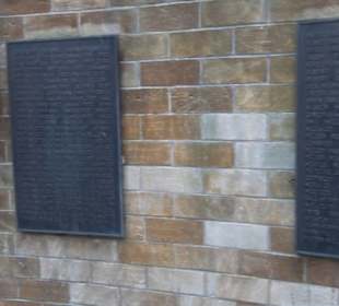 Kriegerdenkmal bei der Kirche