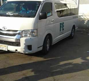 Dieser Bus hat hat den ganzen Tag bekleidet 