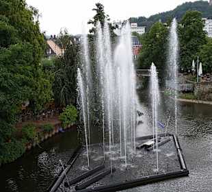 Wasserspiel an der Lahnbrücke