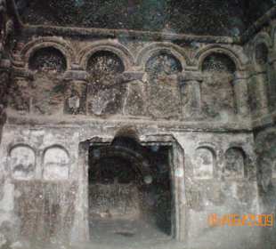 In einer Felsenkirche