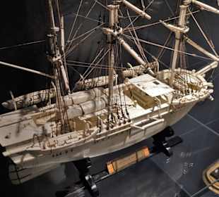 Schatzkammer des IMM: Schiffsmodelle aus Elfenbein