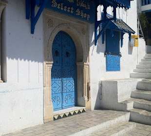 Und wieder eine blaue Tür