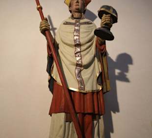 Statue Godehards beim Nordosteingang 