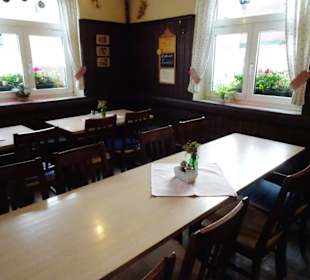 Blick in den Gastraum der Brauerei Hölzlein