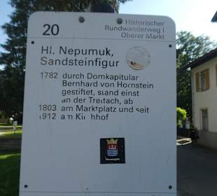 Der Hl. Nepomuk vor der Kirche Johannes Baptist