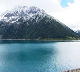 Stausee von der Staumauer aus