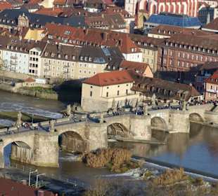 Blick von der Festung zur Alten Mainbrücke