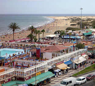 Blick zum Strand von der Strand-Promenade