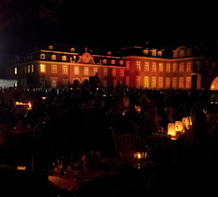 Schloss im Lichterglanz