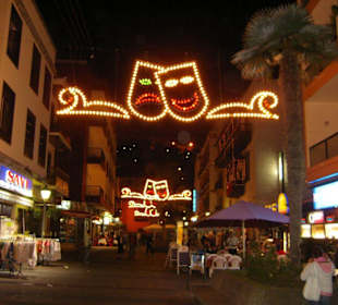 Faschingsdekoration in den Strassen und Gassen