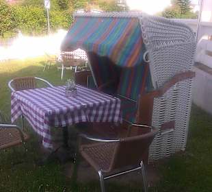 Strandkorb im Garten