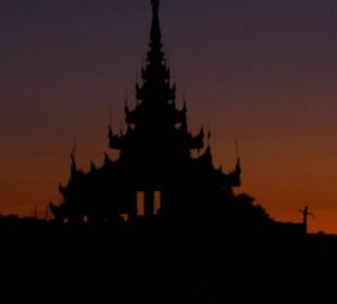 Sonnenuntergang in Mandaly, Königspalast