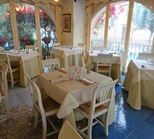 Blick in den Veranda-Gastraum des Restaurants