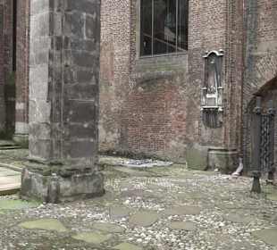 Skulptur Trauernde Eltern